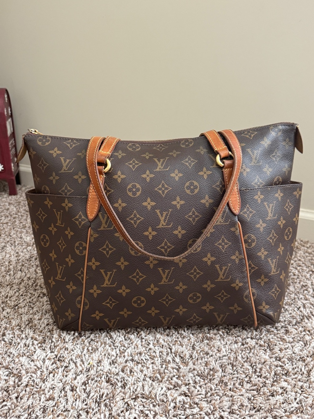 Authentic Louis Vuitton Totally MM in Monogram Canvas